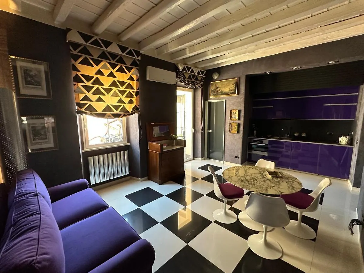 48 Fourty Eight Luxury Suites Rome 0*,